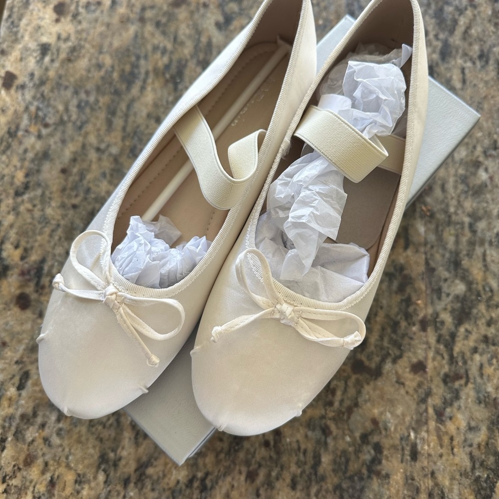 Women's Cream Ballet Flats with Bow